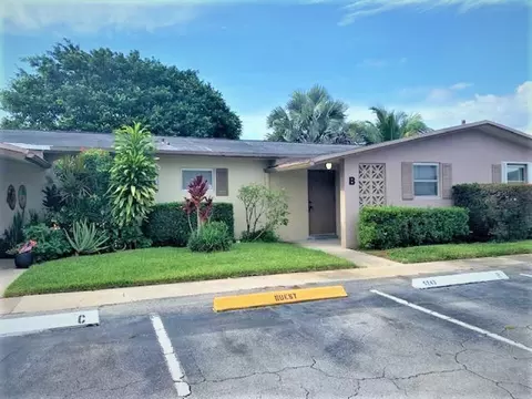 5243 Cresthaven Blvd #B, West Palm Beach, FL 33415