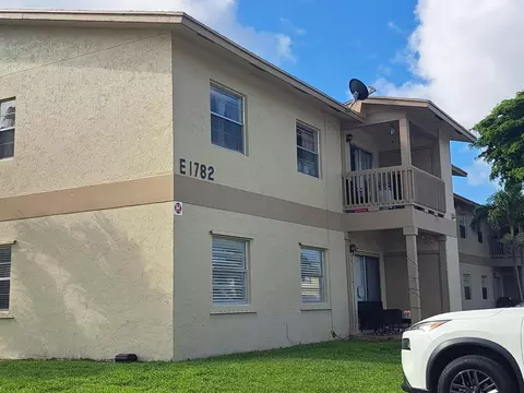 1782 Abbey #201, West Palm Beach, FL 33415