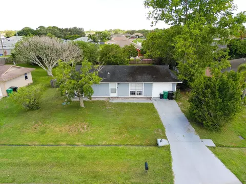 992 SW Janette Ave, Port Saint Lucie, FL 34953