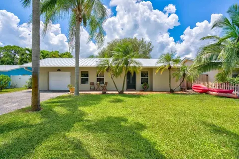 8804 SE Jardin St, Hobe Sound, FL 33455