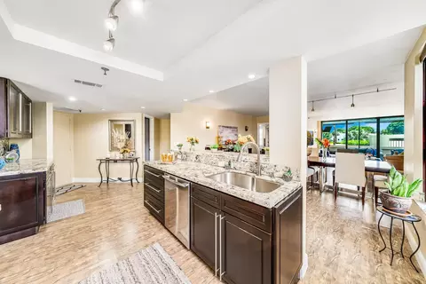 6372 La Costa Dr #105, Boca Raton, FL 33433