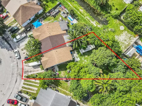 5894 S 38th St, Greenacres, FL 33463
