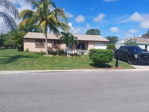 1752 SE Burgundy Ln, Port Saint Lucie, FL 34952