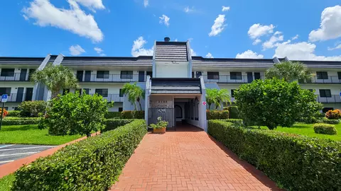 4248 Deste Ct #203, Lake Worth, FL 33467