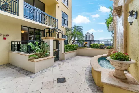 801 S Olive #725, West Palm Beach, FL 33401