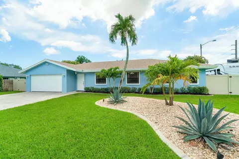 9698 Vixen Cir, Boynton Beach, FL 33436
