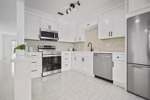 8646 Chevy Chase Dr #139, Boca Raton, FL 33433