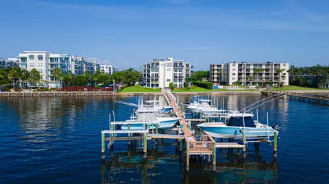 1206 S Lake Dr #405, Lantana, FL 33462