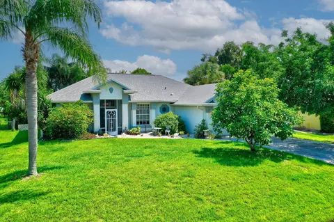 1152 SE Oriental Ave, Port Saint Lucie, FL 34952