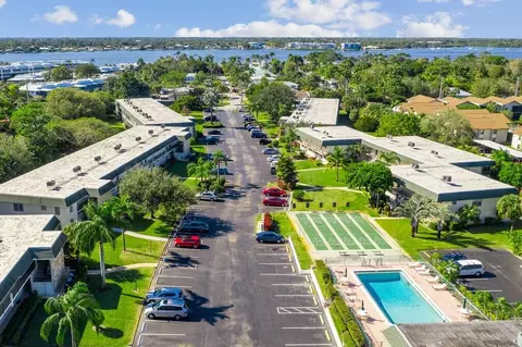 1900 S Kanner Hwy #1-206, Stuart, FL 34994