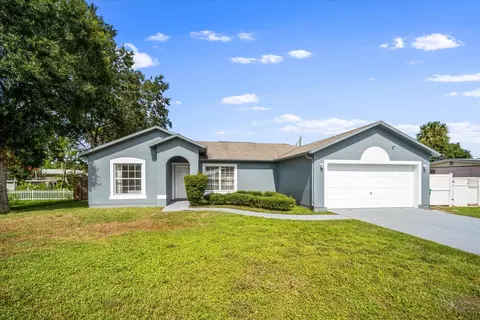 421 NE Oleander Ave, Port Saint Lucie, FL 34952