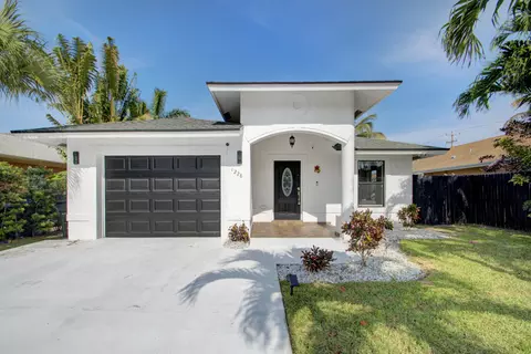 1228 S N St, Lake Worth Beach, FL 33460