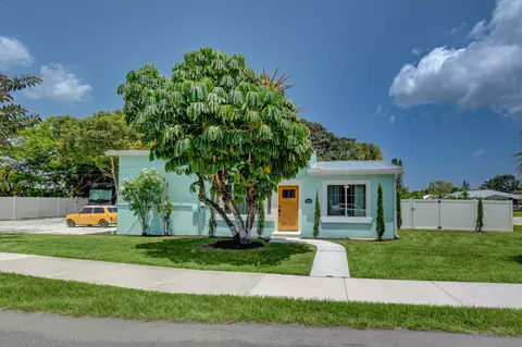 3057 SE Golden Gate Ave, Stuart, FL 34997