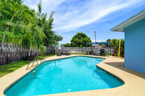 887 W Duval St, Lantana, FL 33462