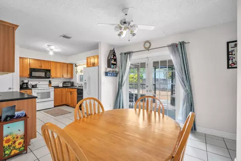 2641 NW 98th Ln, Coral Springs, FL 33065