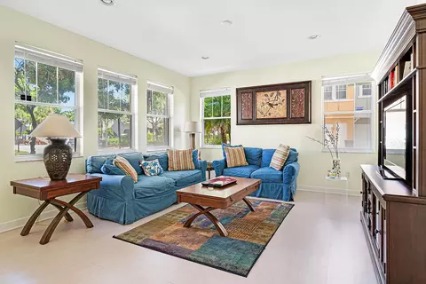 699 Corte Madera Ln #2, West Palm Beach, FL 33401