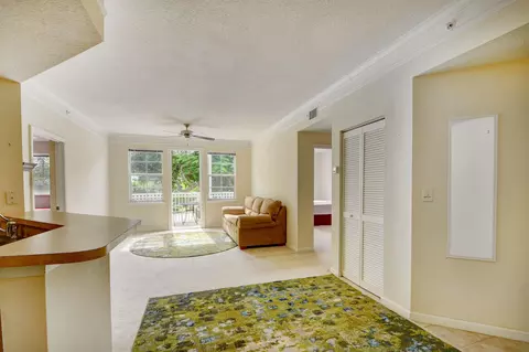9825 Baywinds Dr #1302, West Palm Beach, FL 33411