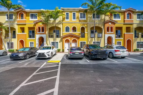 111 NW 2 Nd Ave NW #8, Hallandale Beach, FL 33009