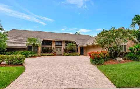 19683 Oakbrook Cir, Boca Raton, FL 33434