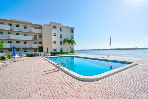 1820 New Palm Way #403, Boynton Beach, FL 33435