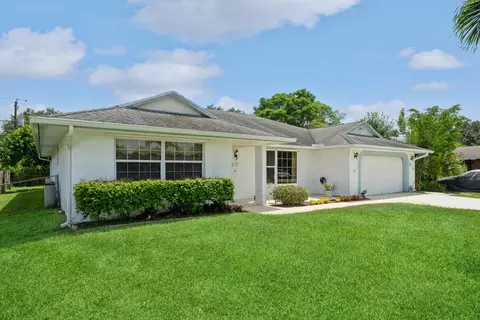 418 SW Lucero Dr, Port Saint Lucie, FL 34983