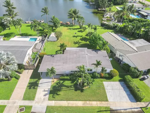 1404 Lake Bass Dr, Lake Worth, FL 33461