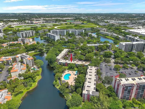 2212 S Cypress Bend Dr #102, Pompano Beach, FL 33069