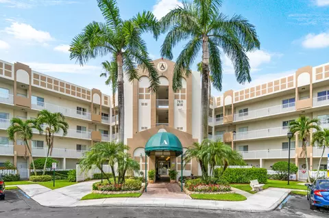 7611 Southampton #301, Tamarac, FL 33321