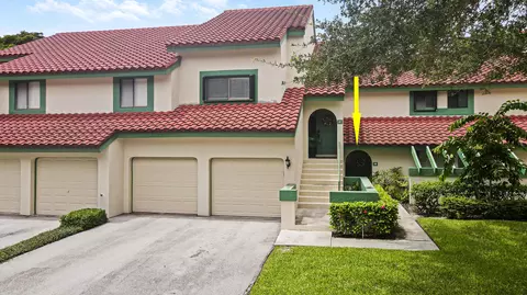 3 Lexington Ln E #B, Palm Beach Gardens, FL 33418