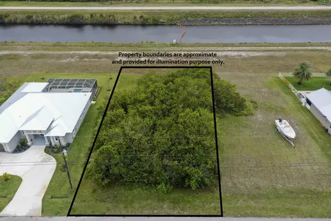 476 SW Bradshaw Cir, Port St Lucie, FL 34953
