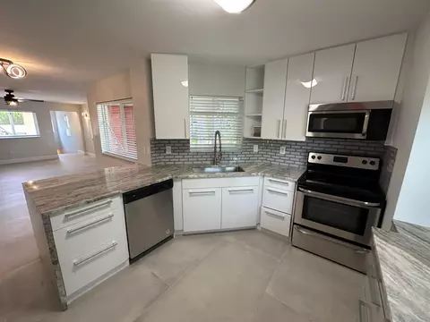 500 Scotia Dr #201, Hypoluxo, FL 33462