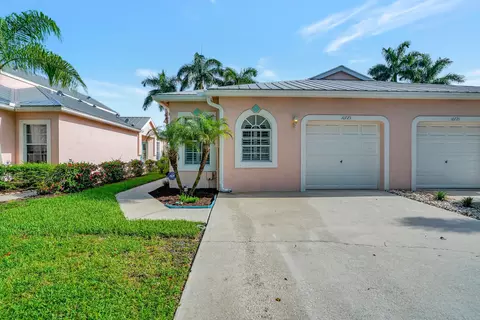 10725 Pelican Dr, Wellington, FL 33414