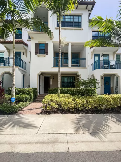 11528 SW 14th, Pembroke Pines, FL 33025