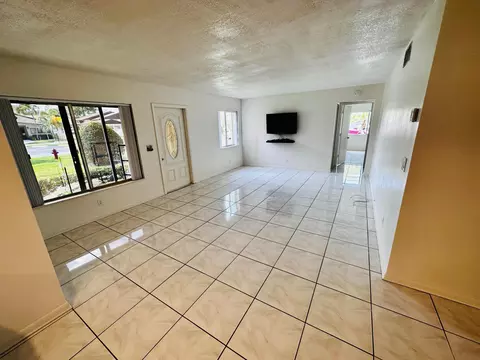 202 Pine Hov Cir #A-1, Greenacres, FL 33463