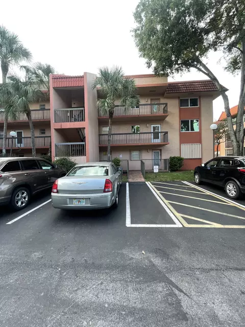 3110 Holiday Spgs #111, Margate, FL 33063