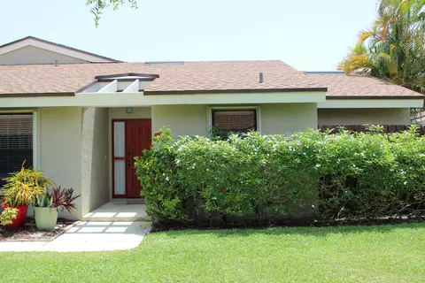 134 Meadows Dr, Boynton Beach, FL 33436 photo 1