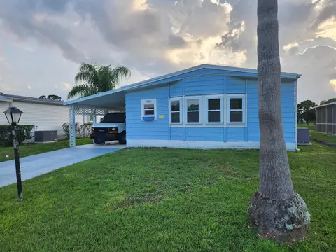 8215 Caper Ln, Port Saint Lucie, FL 34952