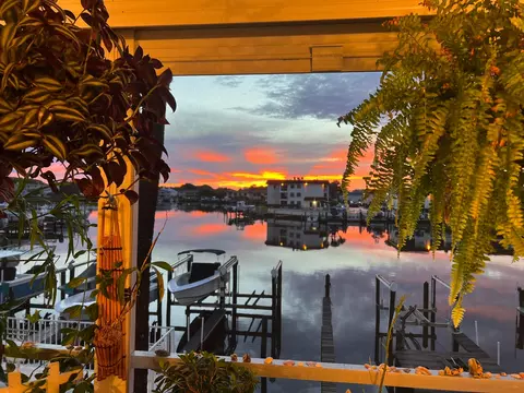 312 Northlake Dr #205, North Palm Beach, FL 33408