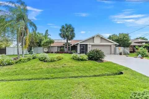 417 SW Whitmore Dr, Port Saint Lucie, FL 34984