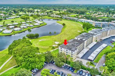 300 John F Kennedy #101, Atlantis, FL 33462