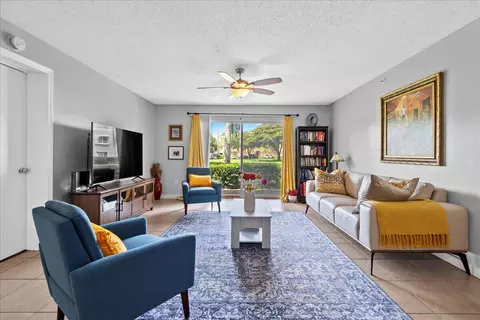 500 Crestwood Ct N #511, Royal Palm Beach, FL 33411