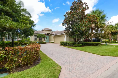 9264 Short Chip Cir, Port Saint Lucie, FL 34986