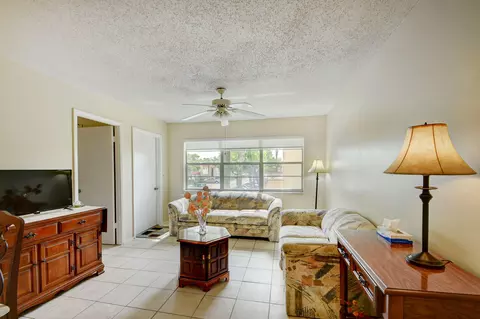 150 Lake Dora, West Palm Beach, FL 33411
