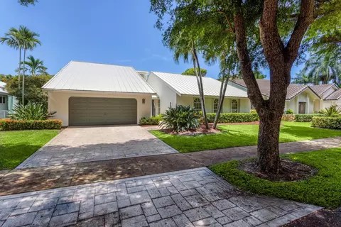 2020 Parkside Cir S, Boca Raton, FL 33486
