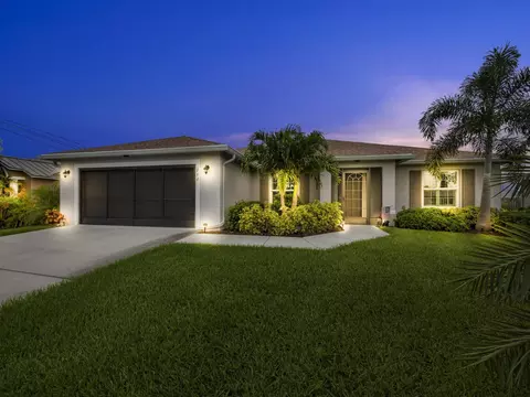 242 SW Quick Cir, Port St Lucie, FL 34953
