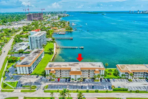 410 Wilma Cir #405, Riviera Beach, FL 33404
