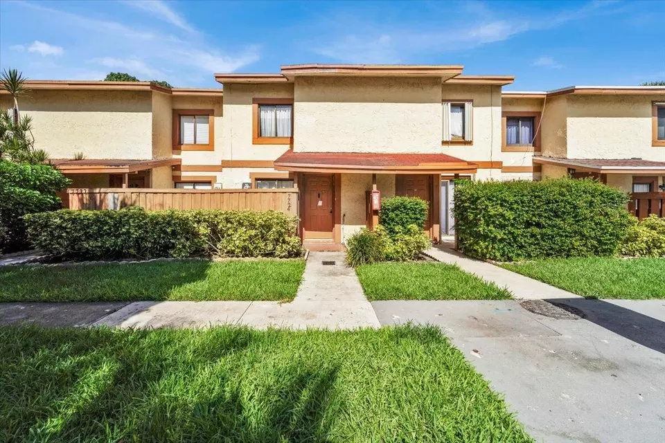  7724 Balboa St, Sunrise, FL 33351 photo 1