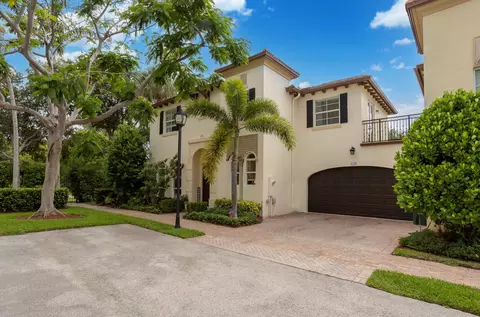 133 Via Poinciana Ln, Boca Raton, FL 33487