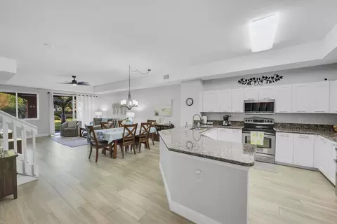 53 SE Sedona 105 Cir #105, Stuart, FL 34994