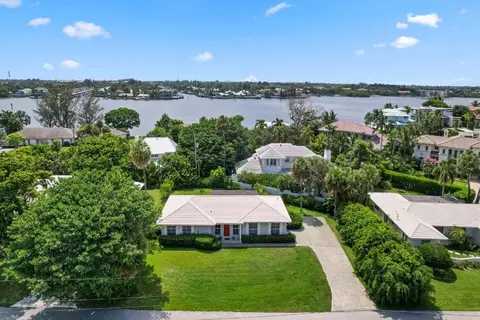 27 Sabal Island Dr, Ocean Ridge, FL 33435